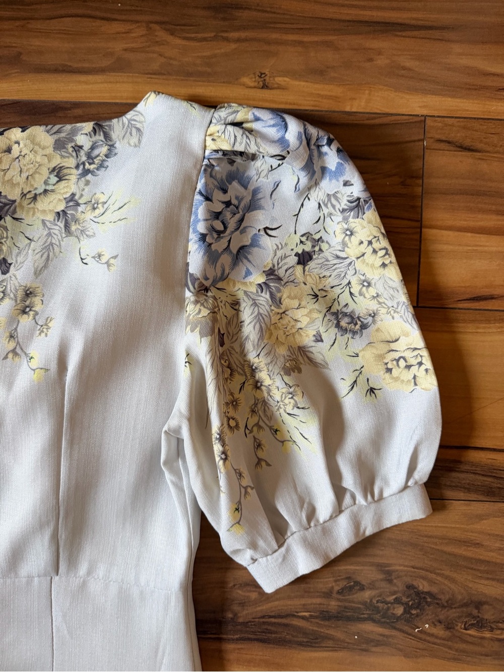 Carisa Cottagecore Floral V-Neck Puff Sleeve Midi Dress - Picture 7 of 10